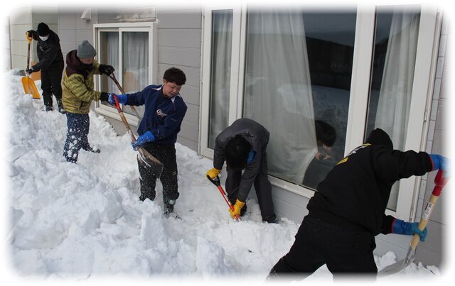 青年部連携除雪ボランティアの写真2