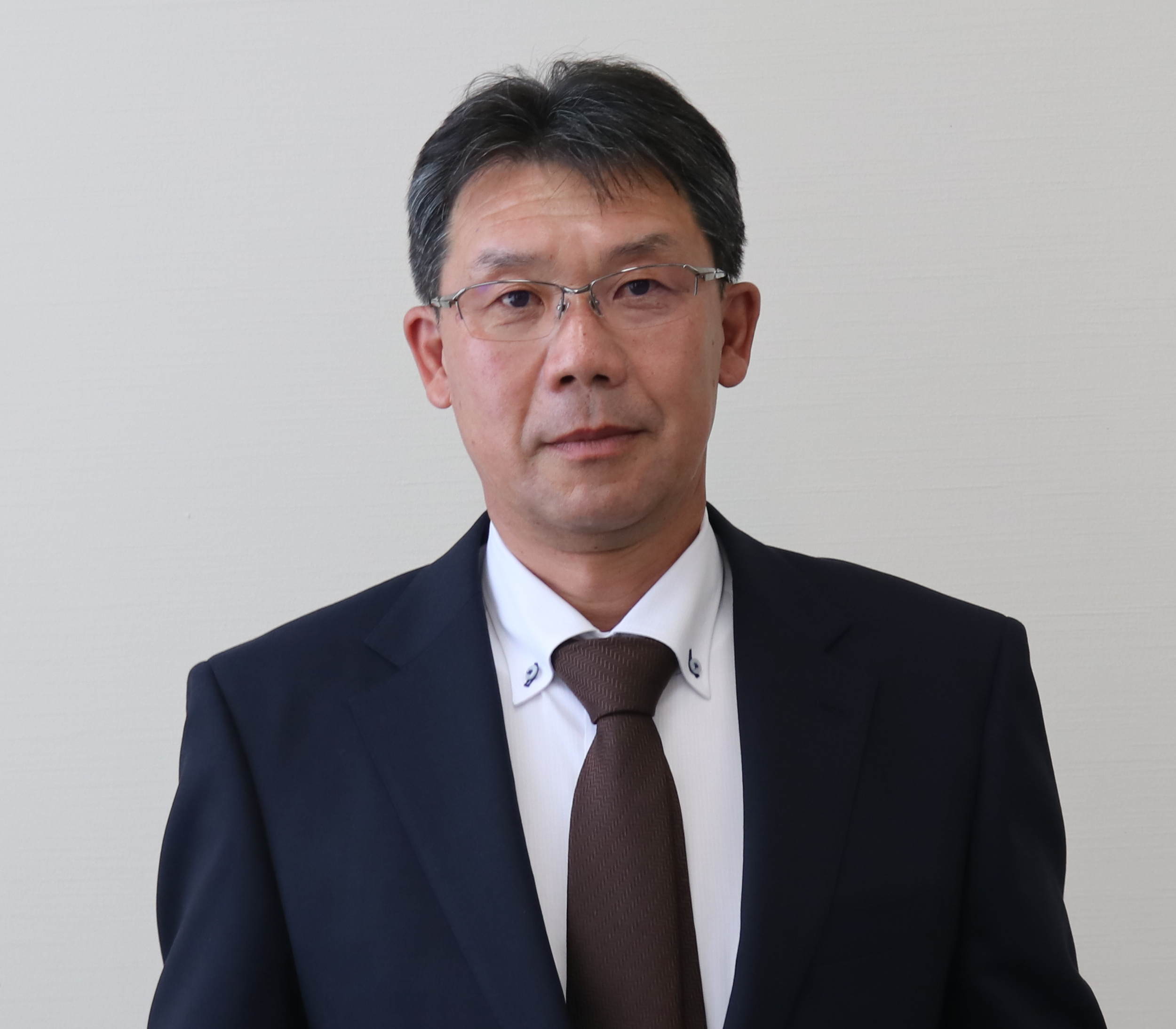 議席番号6番 白幡議員の写真